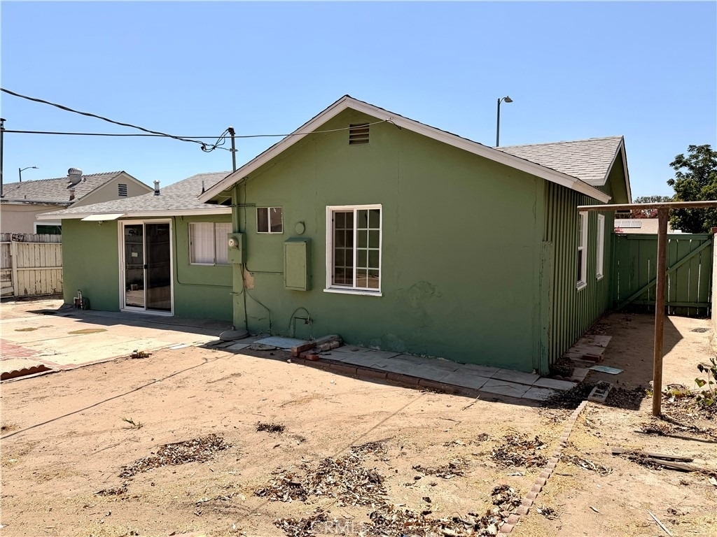 7536 White Oak Avenue - Photo 14