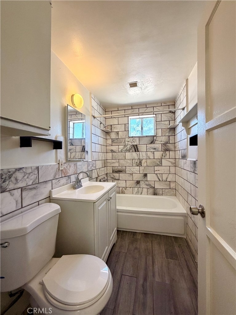 7536 White Oak Avenue - Photo 6