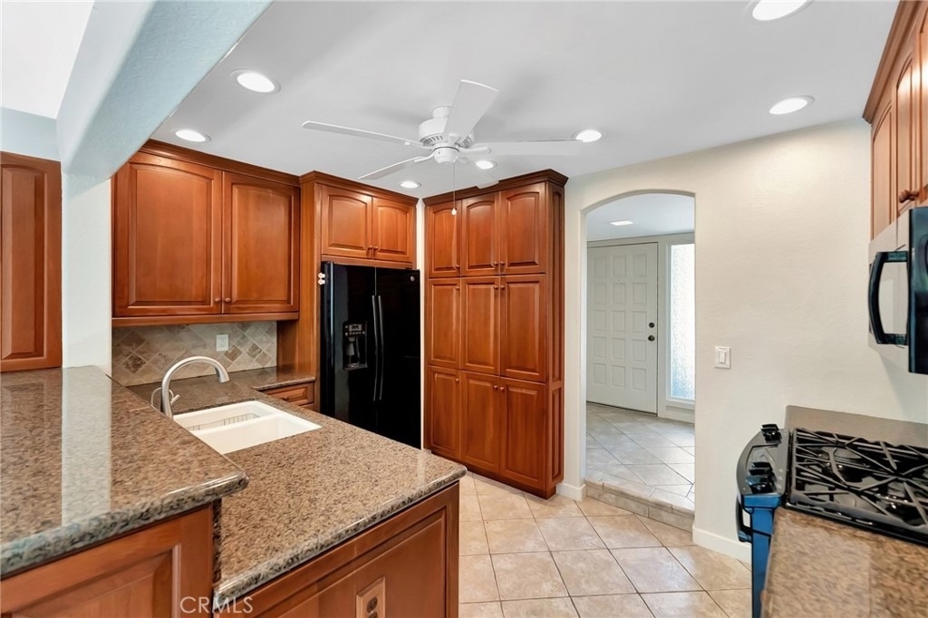 512 Amber Drive - Photo 8