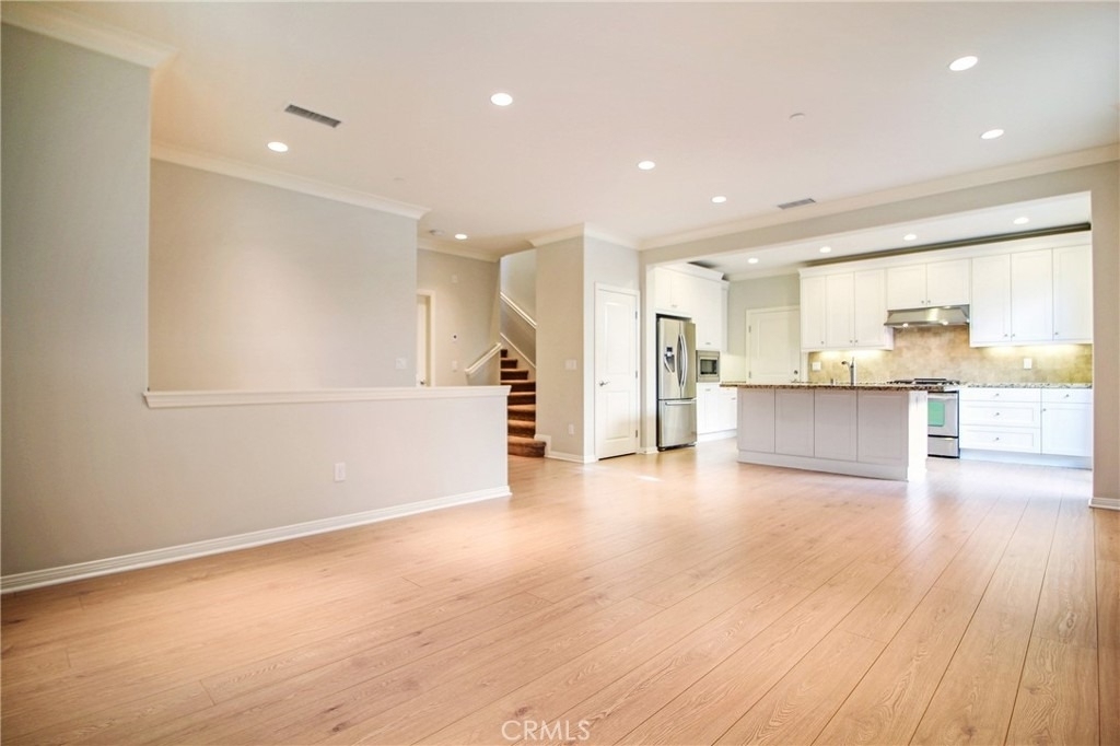 75 Thornhurst - Photo 2