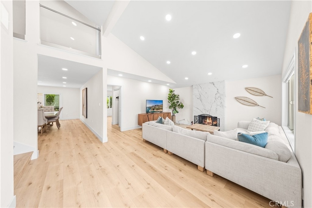 4311 Pioneer St - Photo 5