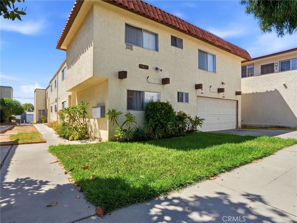 7037 Milton - Photo 0