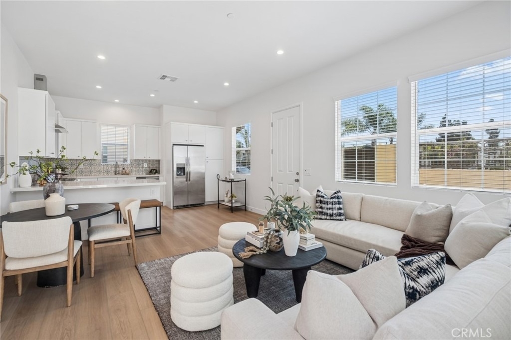 376 Hamilton Street - Photo 2