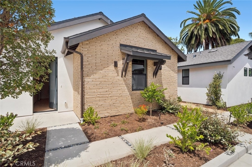 314 E 16th - Photo 0