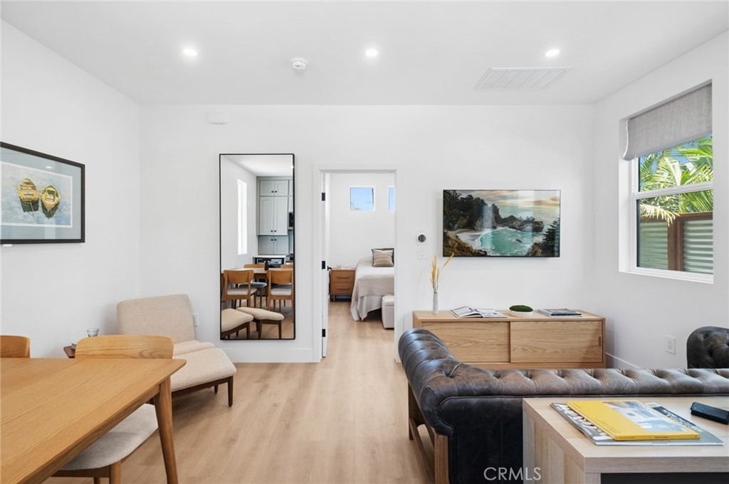 314 E 16th - Photo 3
