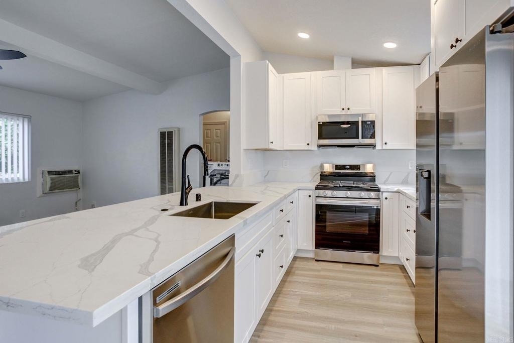 521 W 11th Avenue - Photo 1