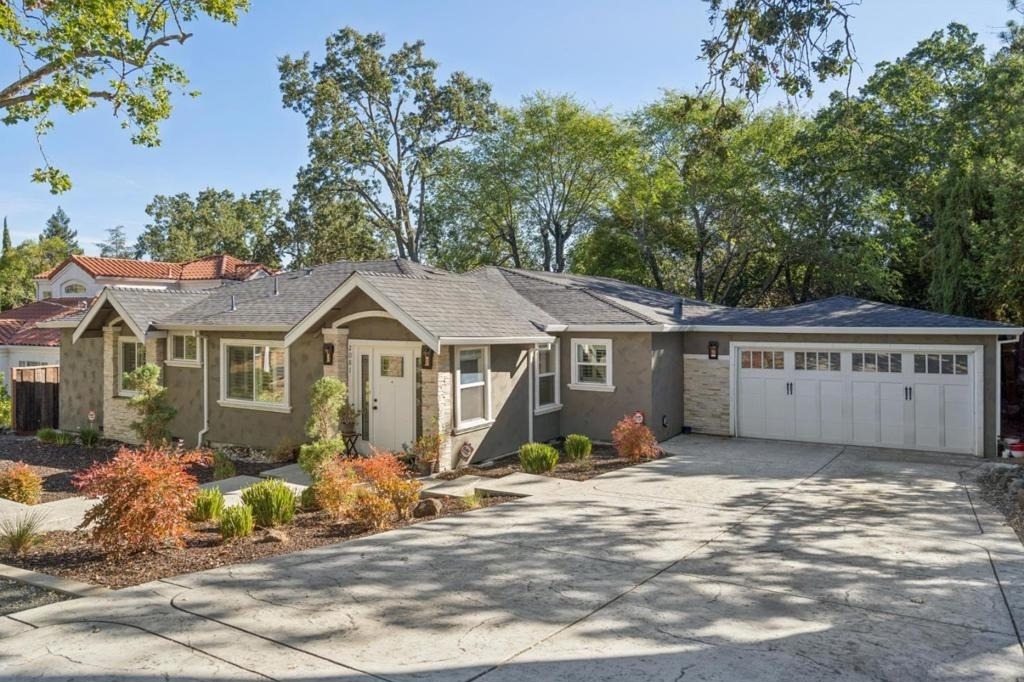 2081 Buttner Road - Photo 0