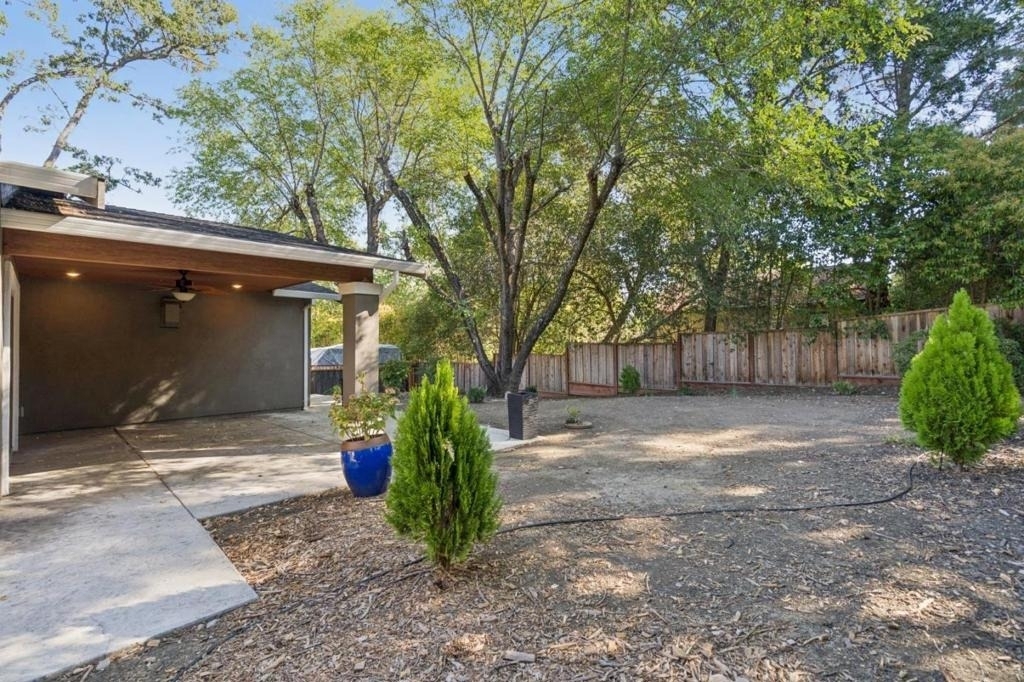 2081 Buttner Road - Photo 34