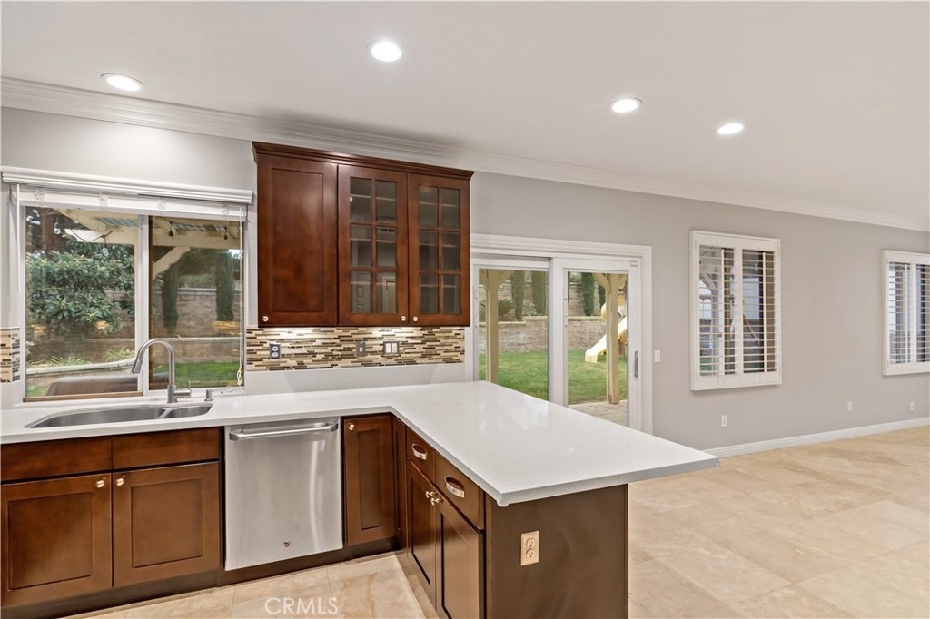 1472 Pinewood Drive - Photo 8