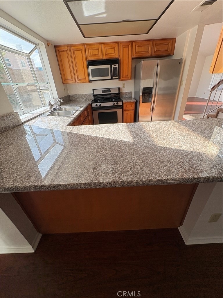 1524 Canterbury - Photo 3