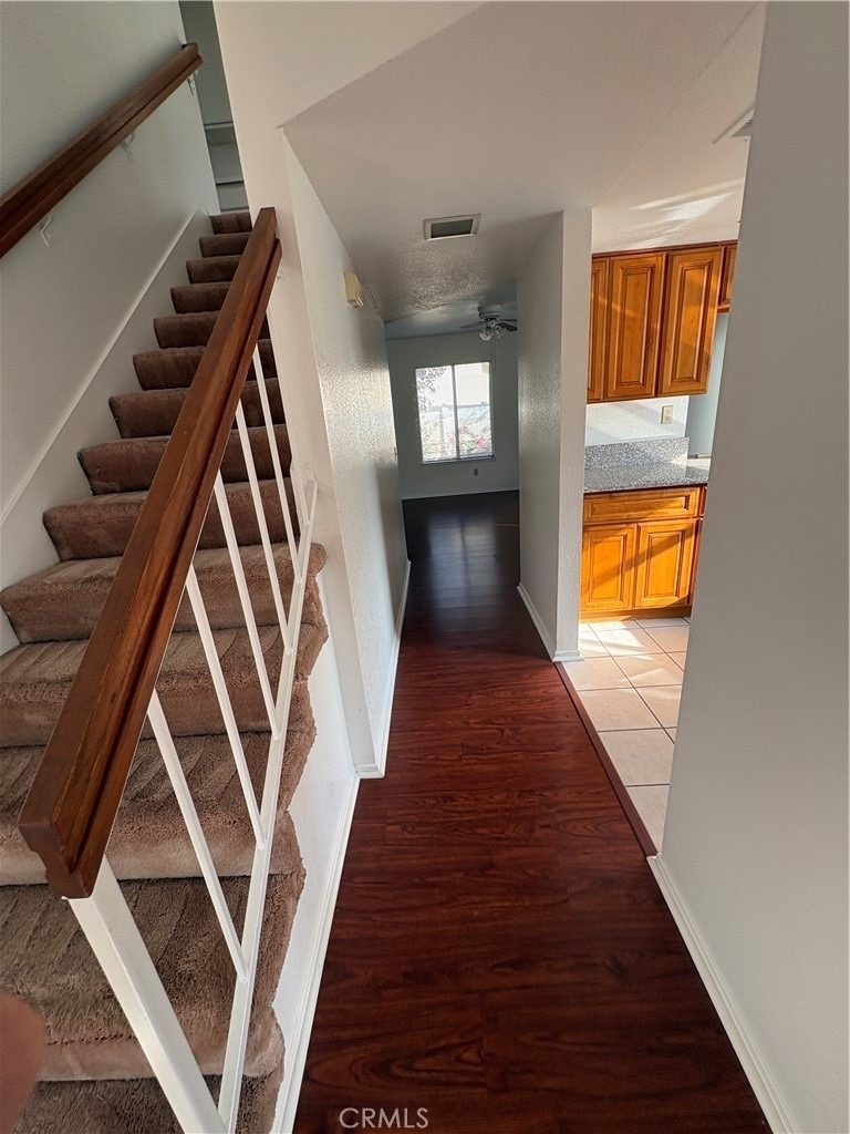 1524 Canterbury - Photo 1