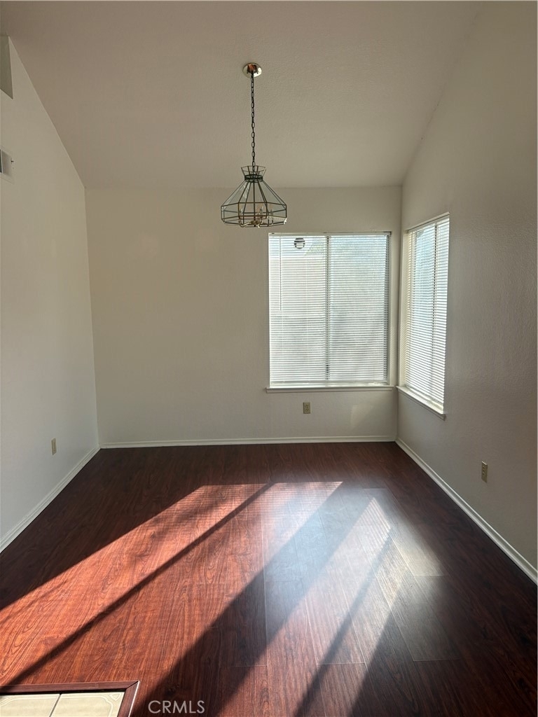 1524 Canterbury - Photo 6