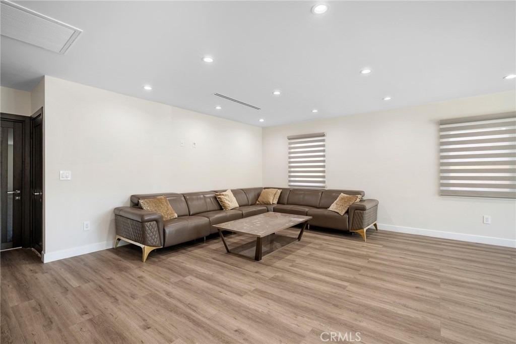 1365 Winchester Avenue - Photo 6