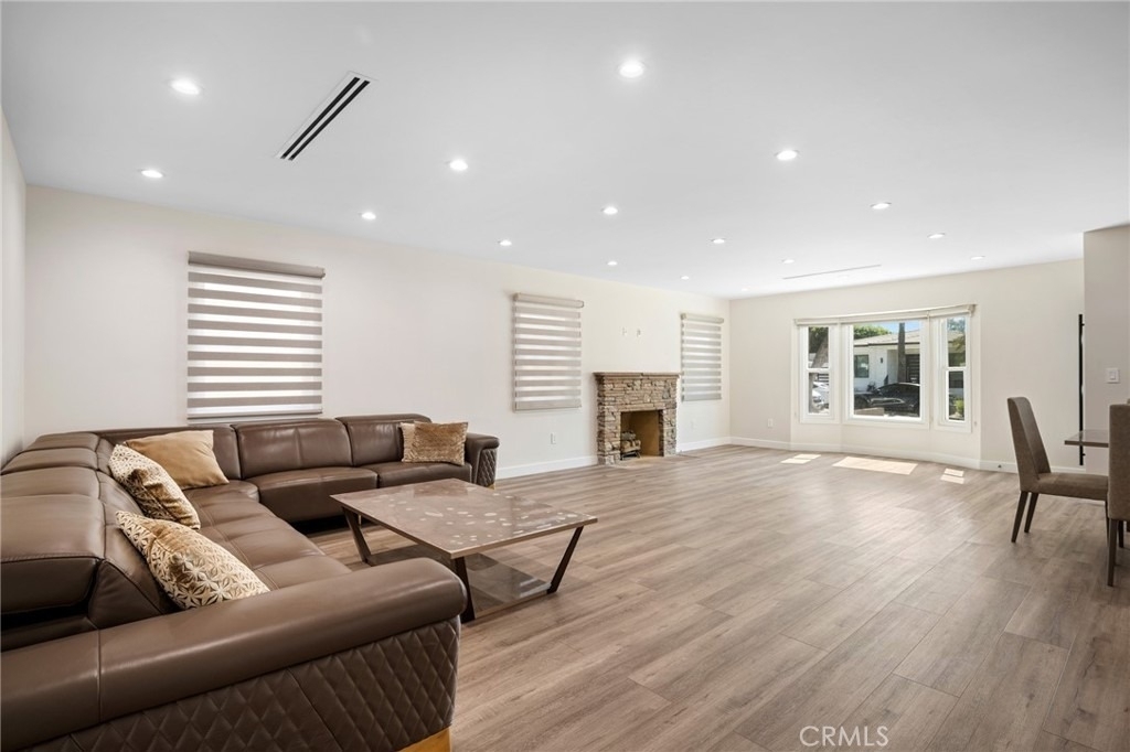 1365 Winchester Avenue - Photo 7