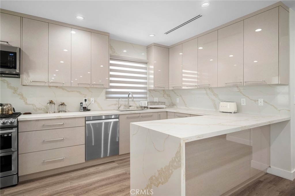 1365 Winchester Avenue - Photo 10