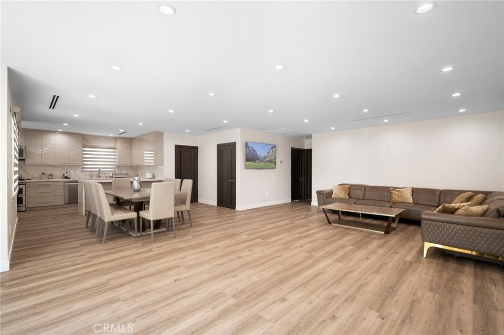 1365 Winchester Avenue - Photo 5