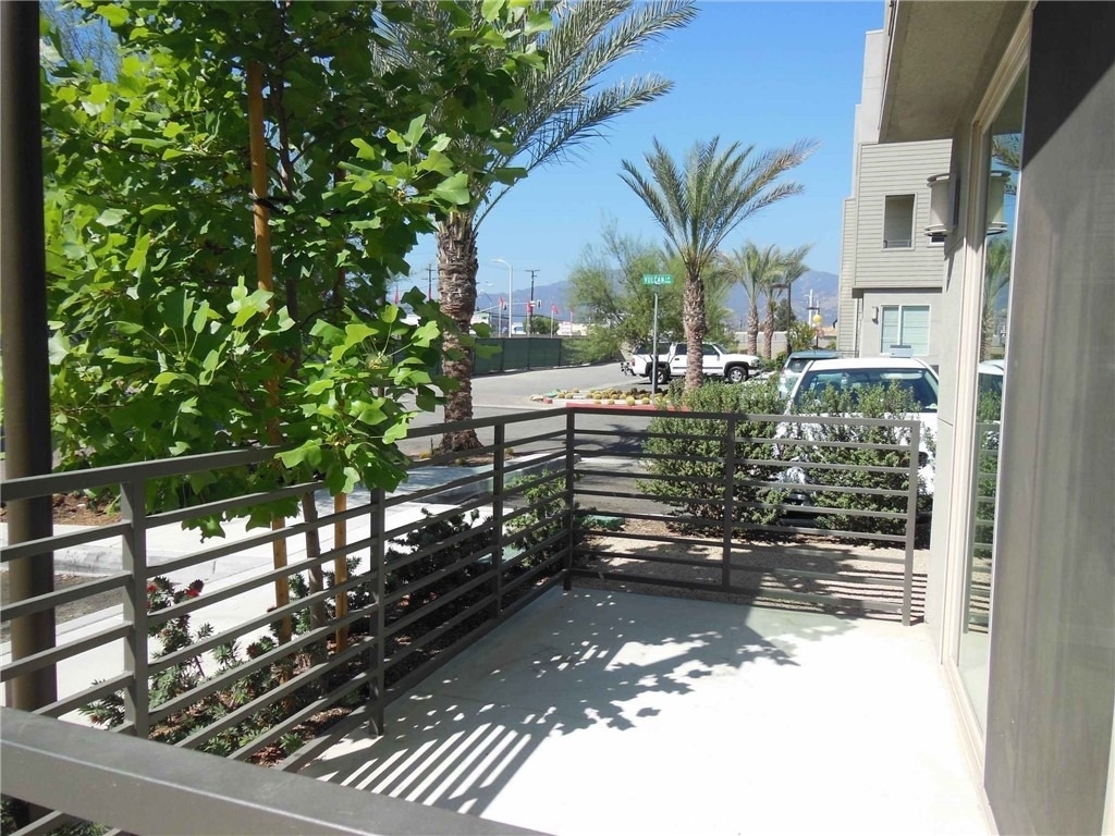 674 Chandler - Photo 2