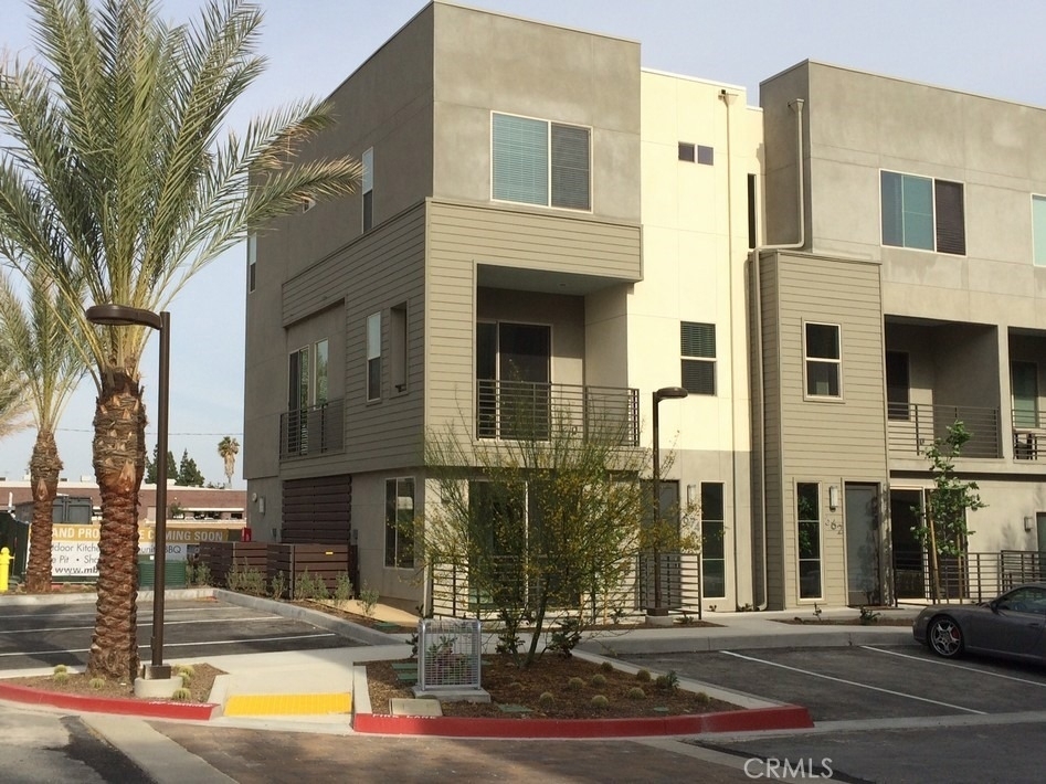 674 Chandler - Photo 0