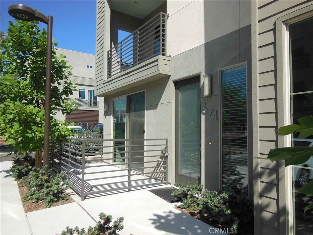 674 Chandler - Photo 1