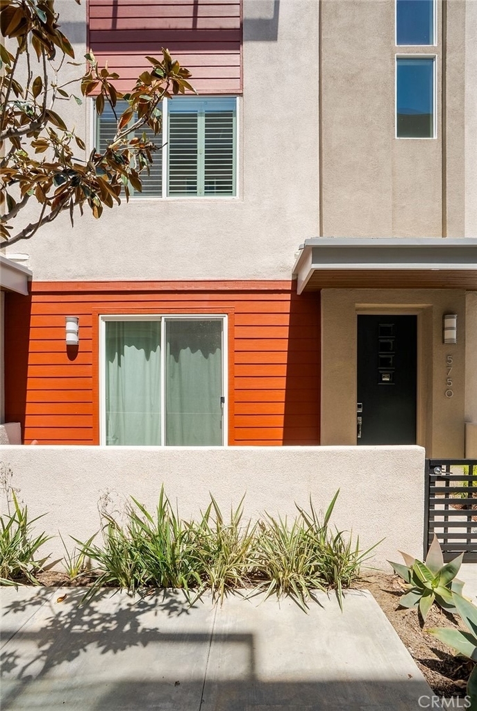 5750 Acacia Lane - Photo 3