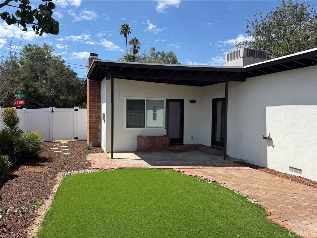 1395 A 3rd - Photo 16