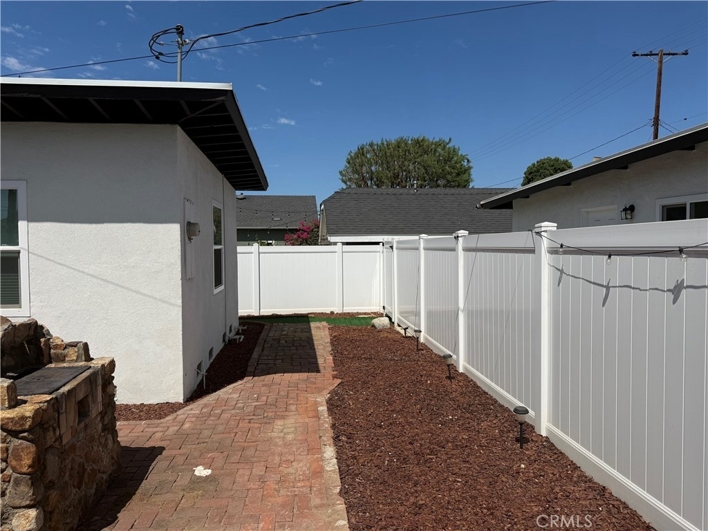 1395 A 3rd - Photo 17
