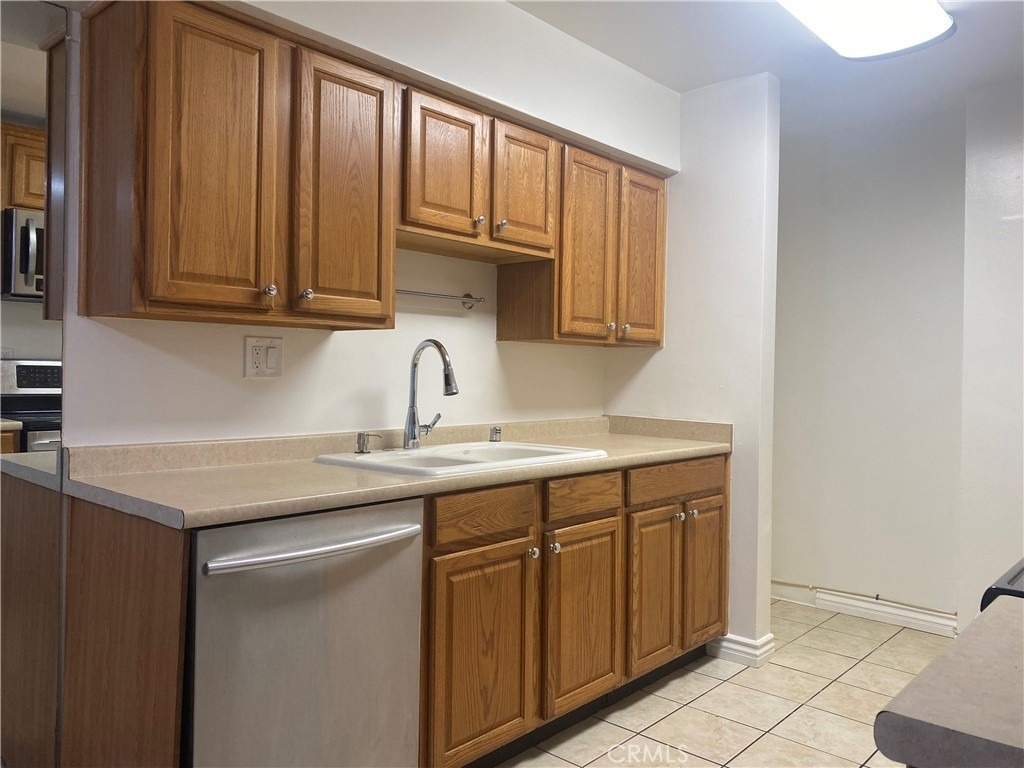 1146 E Lexington - Photo 13