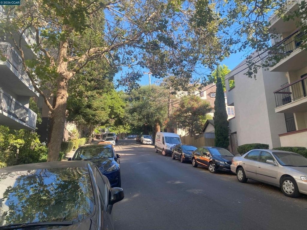 155 Pearl St - Photo 1