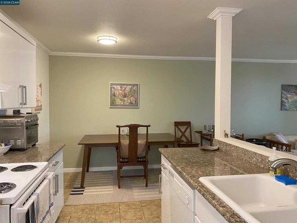 155 Pearl St - Photo 4