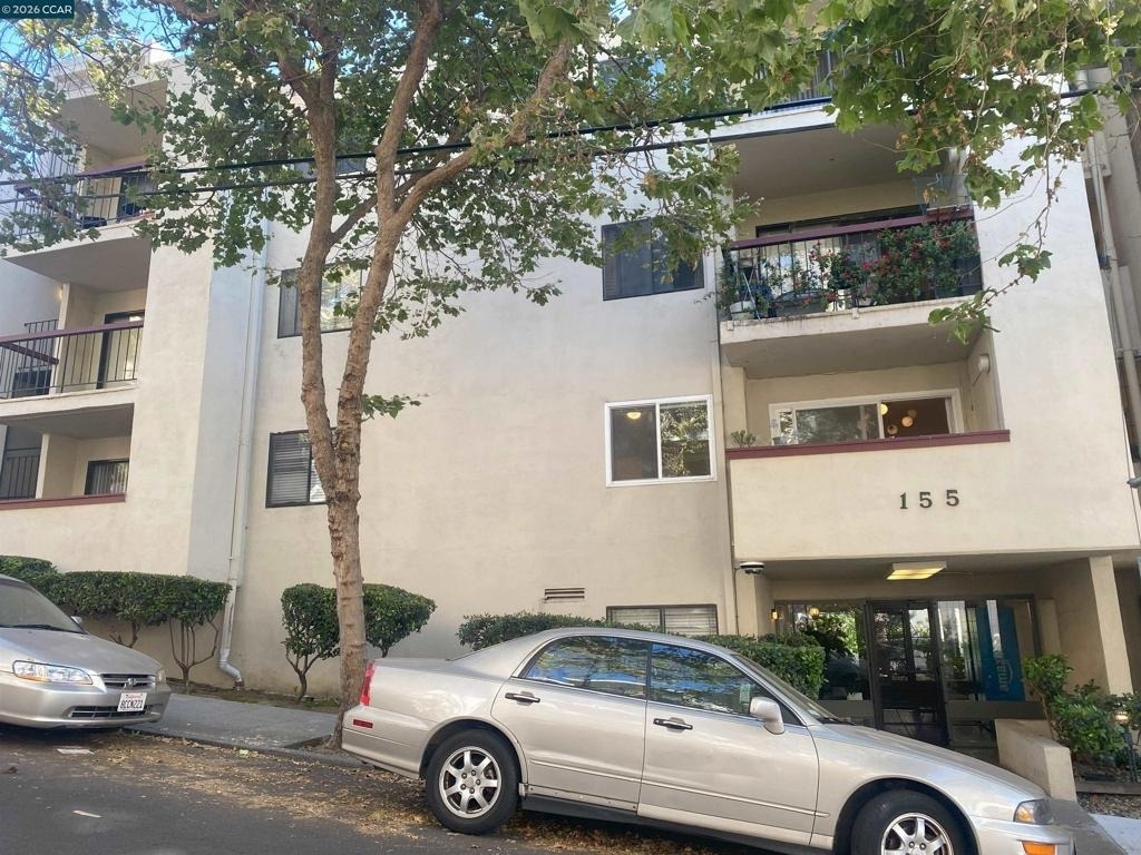 155 Pearl St - Photo 0