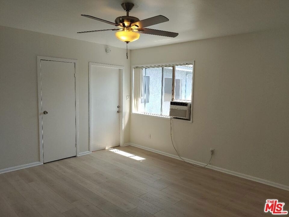 5419 Harold Way - Photo 10
