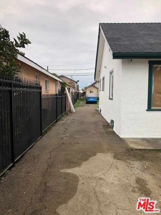 154 W 93rd Street - Photo 3