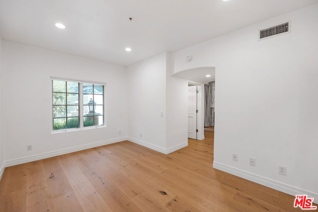851 N San Vicente Boulevard - Photo 10