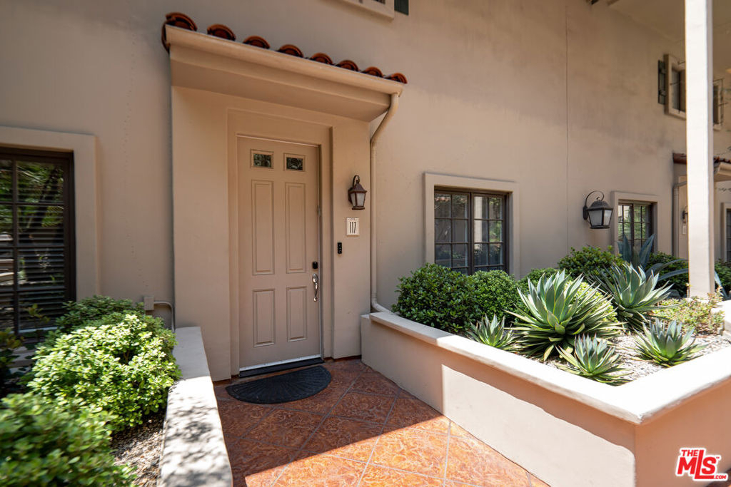 851 N San Vicente Boulevard - Photo 3