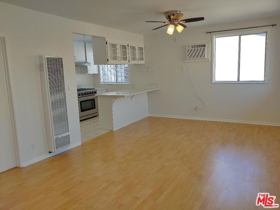 5419 Harold Way - Photo 3