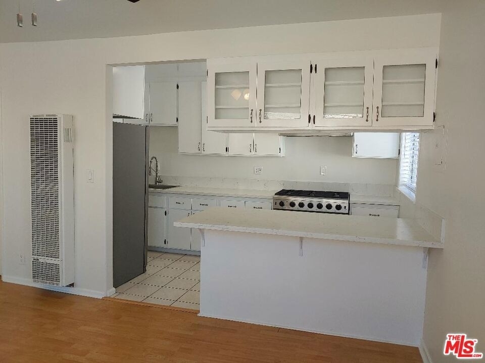 5419 Harold Way - Photo 1