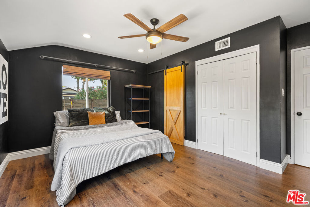 25202 Atwood Boulevard - Photo 11