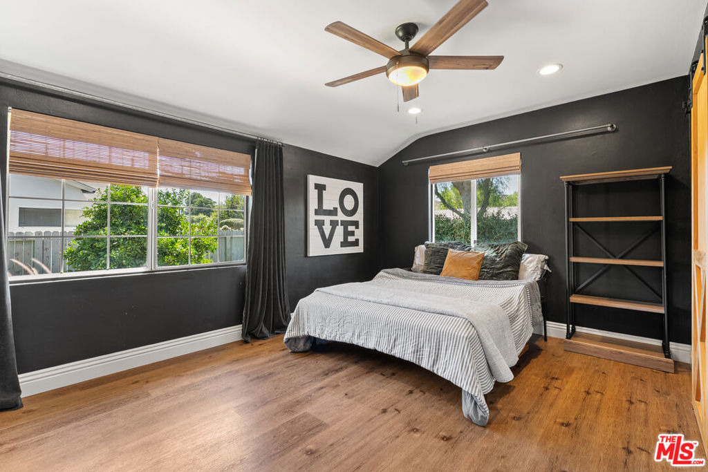25202 Atwood Boulevard - Photo 10