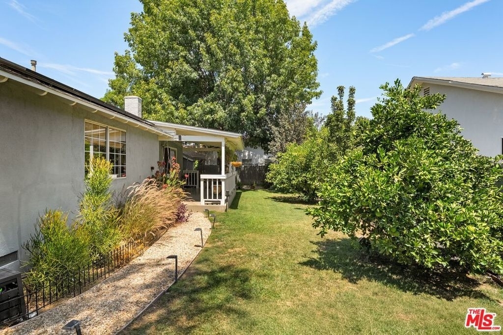 25202 Atwood Boulevard - Photo 17