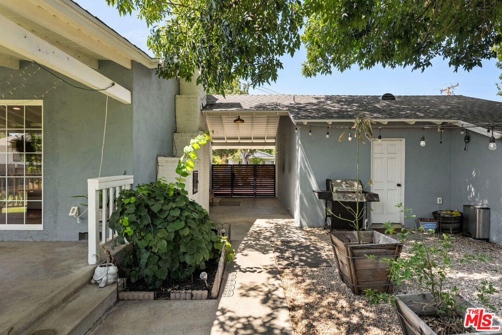 25202 Atwood Boulevard - Photo 19