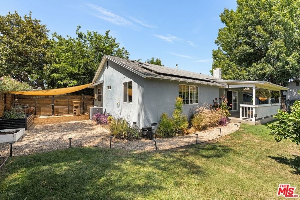 25202 Atwood Boulevard - Photo 18