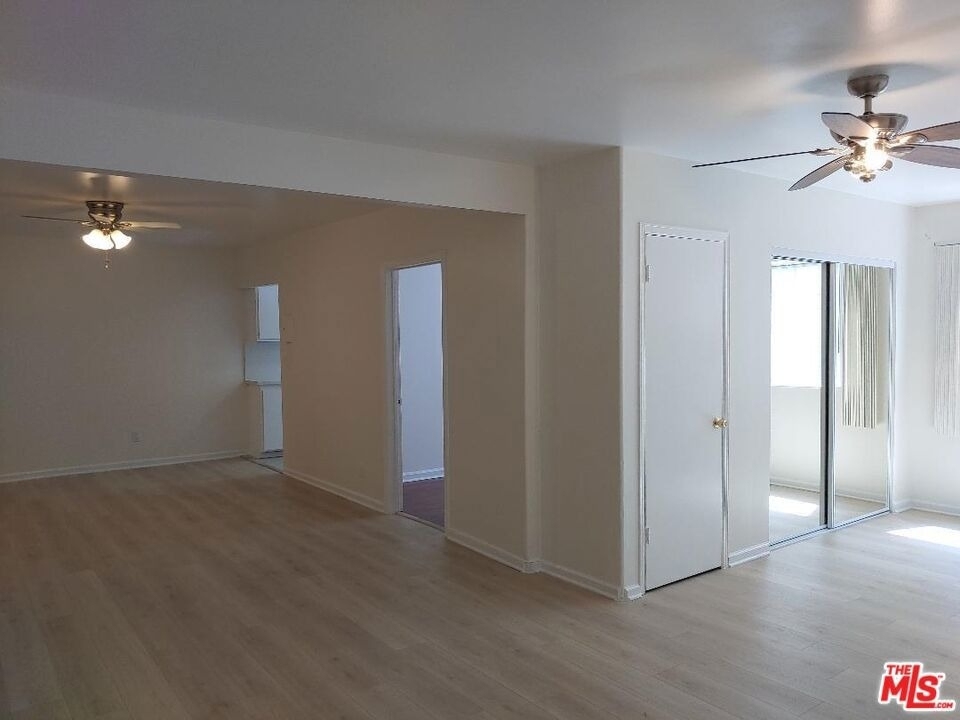 5419 Harold Way - Photo 6