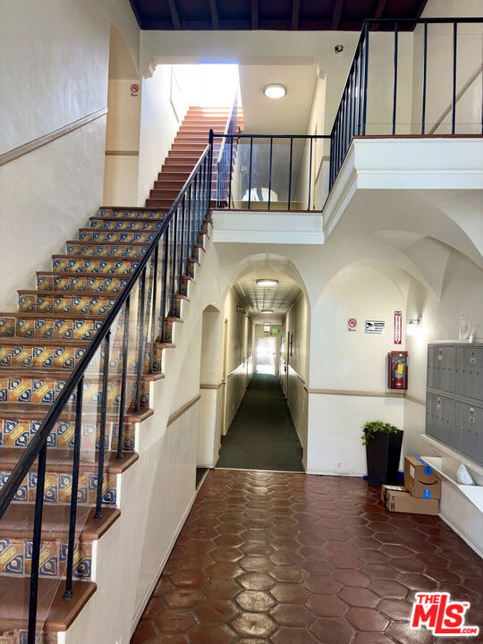 439 N Van Ness Avenue - Photo 7