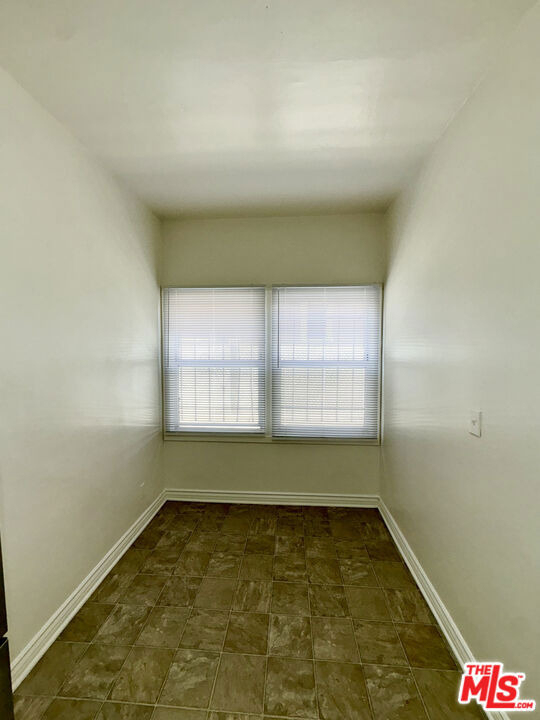 439 N Van Ness Avenue - Photo 5