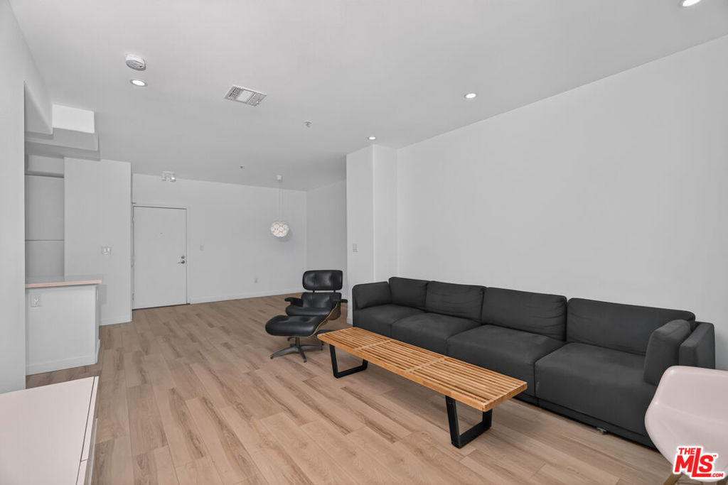 360 W Avenue 26 - Photo 3