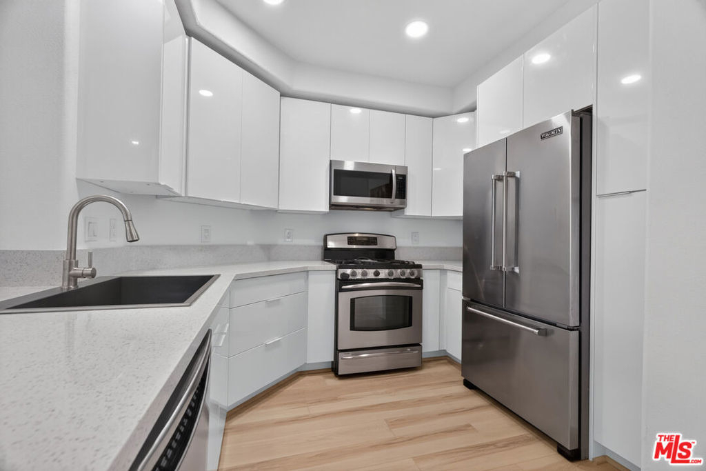 360 W Avenue 26 - Photo 9