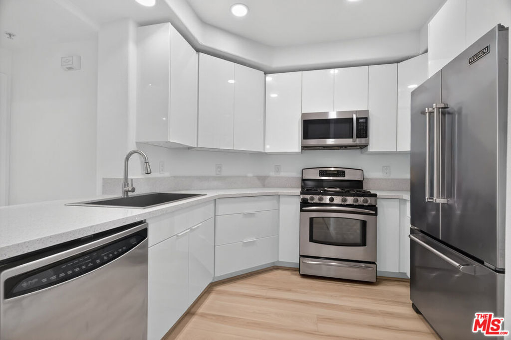 360 W Avenue 26 - Photo 10