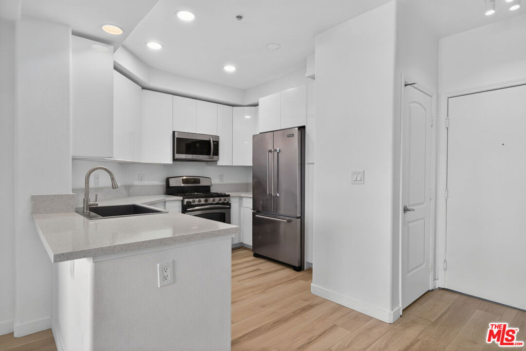 360 W Avenue 26 - Photo 7