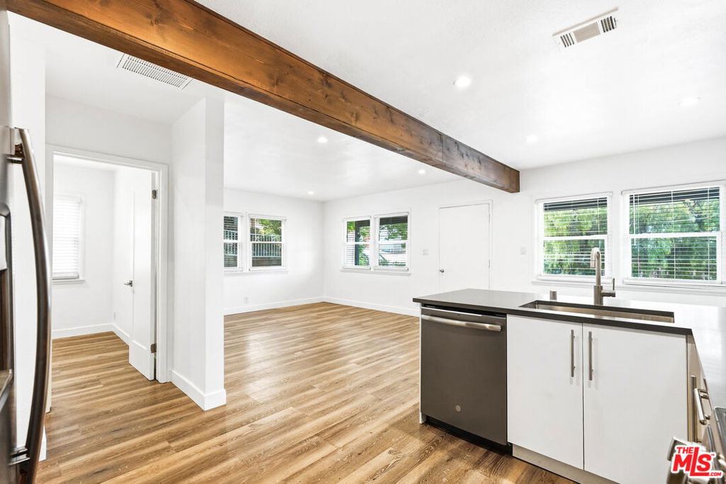 2117 Duane Street - Photo 2