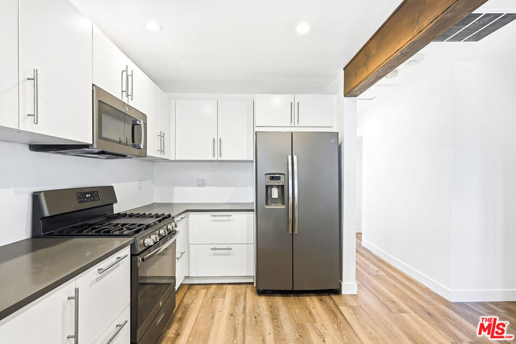 2117 Duane Street - Photo 34